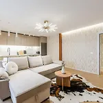 Apartment Urban Chic Terrace & View By Pikhost *