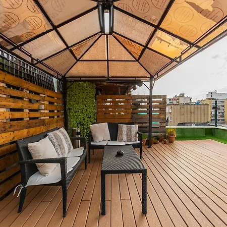Urban Chic Terrace & View By Pikhost Daire Tiran