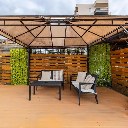 Daire Urban Chic Terrace & View By Pikhost