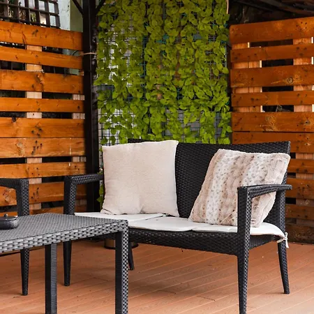 Urban Chic Terrace & View By Pikhost
